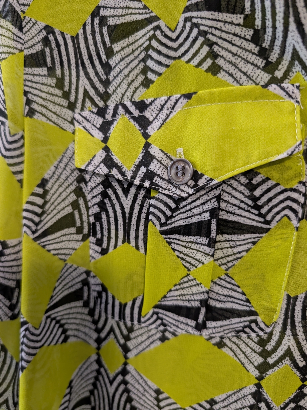 Bright Green Geometric Print Short Sleeve Blouse - Picture 3 of 3